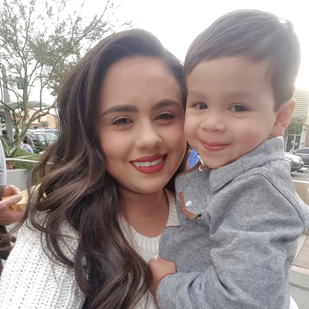 Meet your Posher, Alejandra